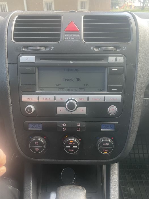 Продавам радионавигационна система RNS300