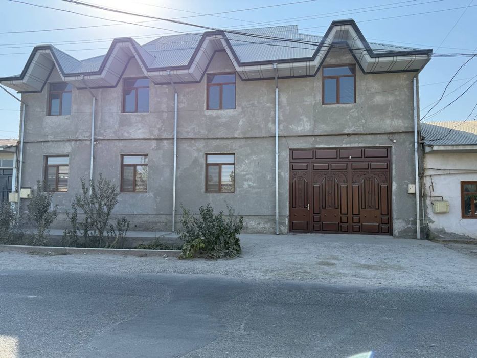 Эски шахар 50 йиллик светофор енида.