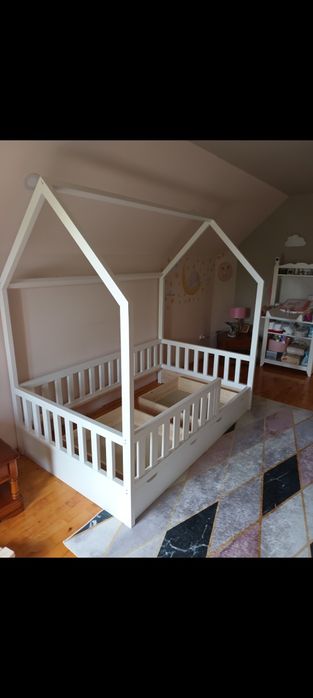 Mobilier gen montessorii