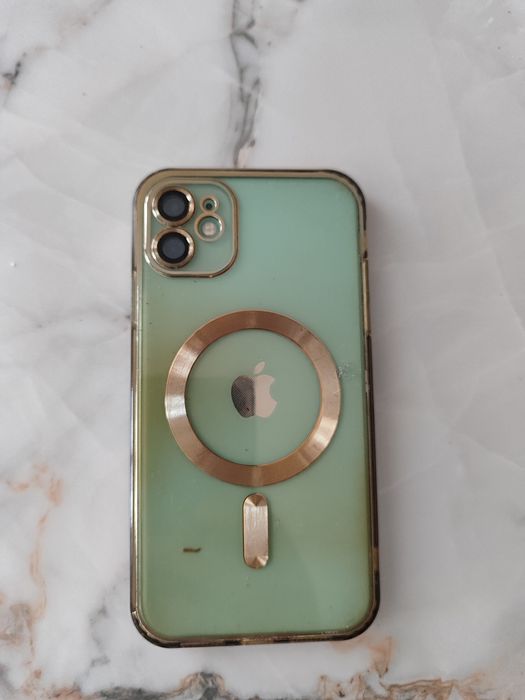 Продам Iphone 11