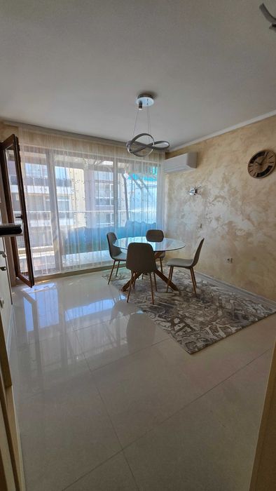 Апартамент под наем първа линия