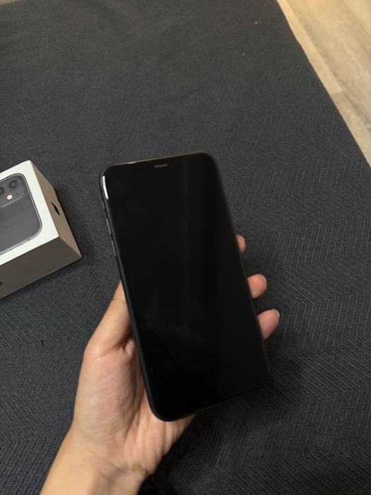 Продам IPhone 11 64 GB