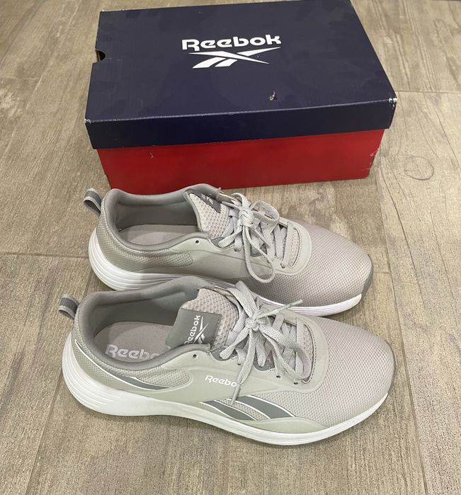 Reebok р37 оригинал кроссовки летние