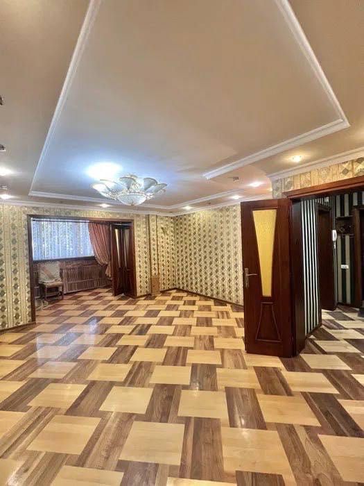 Шота Руставели МОЖНО ИПОТЕКУ Ойбек 5 мин 3/2/5 Площадь-73m2 77-Серия