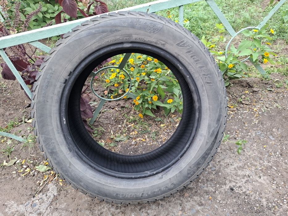 Продам шины шипованные
