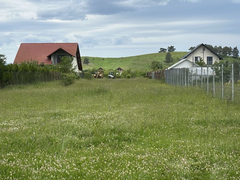Teren Intravilan Sânpetru (Livadă) | 506 mp | Vedere Lempeș | Ideal Casă de Vacanță