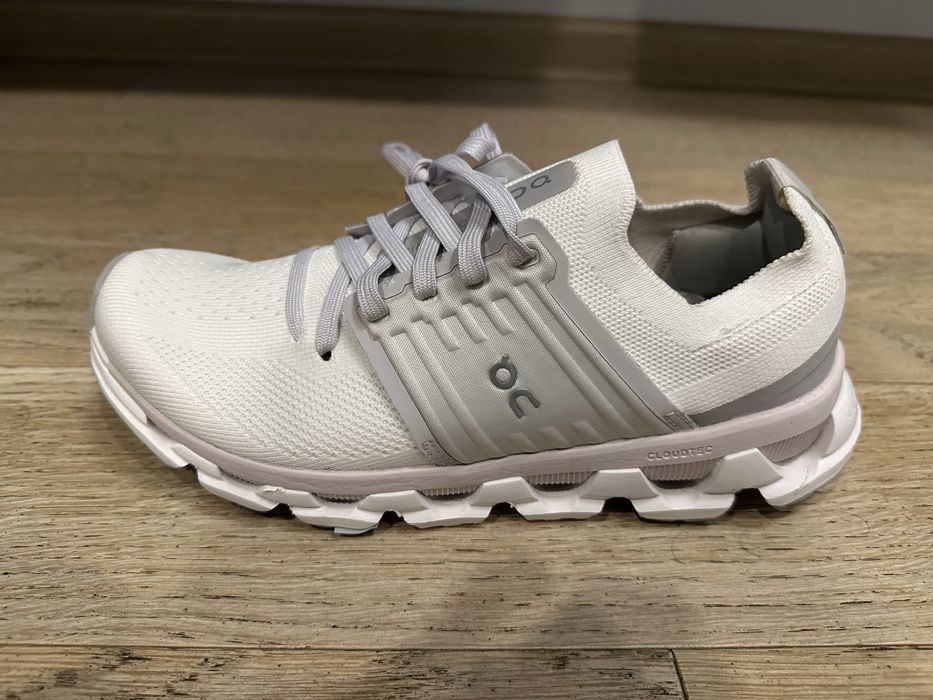 On Cloud дамски маратонки