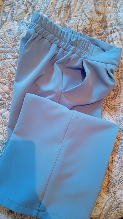 Продам костюм для девочки