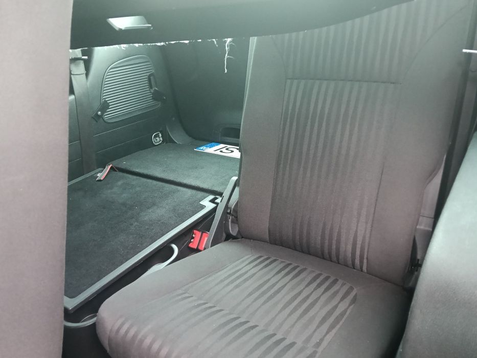 Vând Opel Zafira C