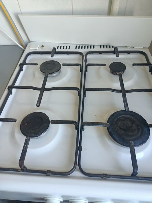 Продам газ плиту
