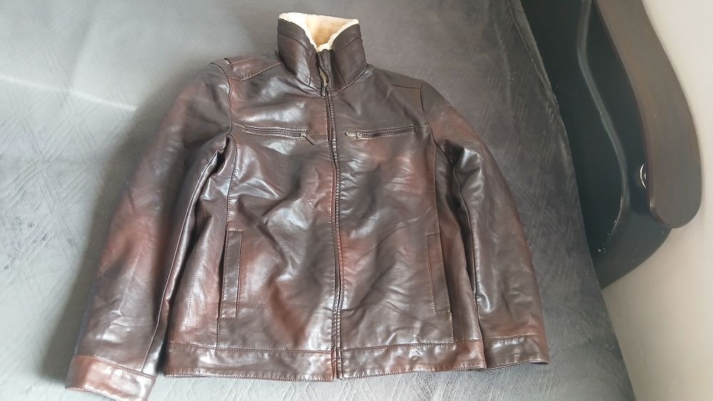 Продам куртку кофту