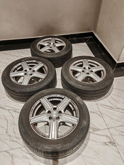 Продам шины летние на дисках R16