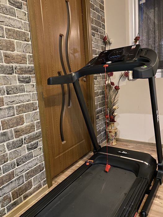 Banda de alergat e-fit