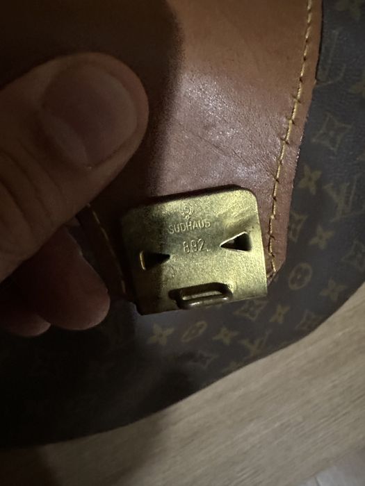 Пътна чанта на Louis Vuitton напълно оригинална