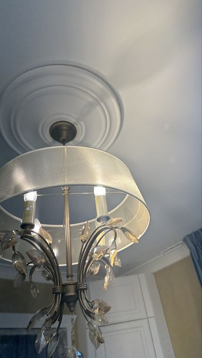 Candelabru elegant cu cristale – Stil clasic – 3 surse – Abajur textil