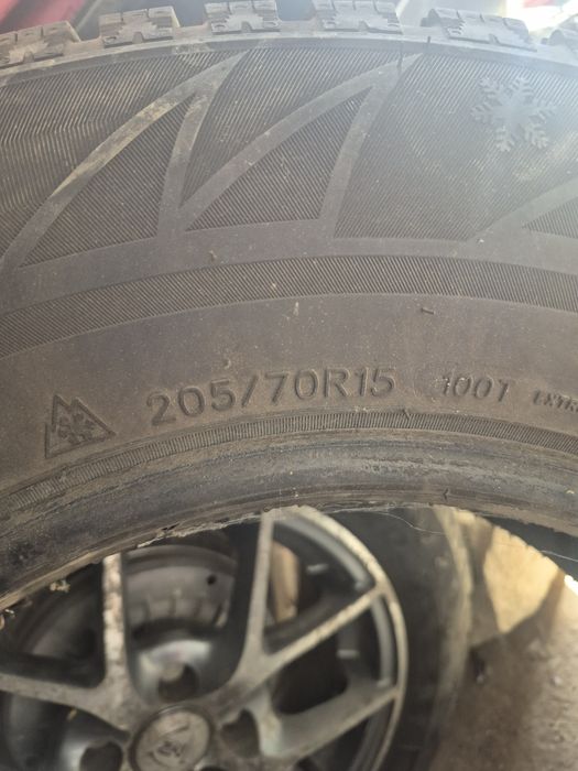 Продам диски и резину