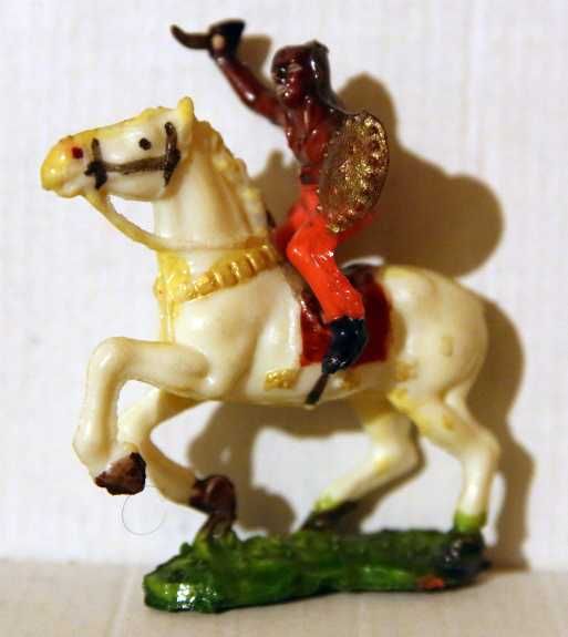 Продавам колекция от пластмасови и метални играчки - войници и животни