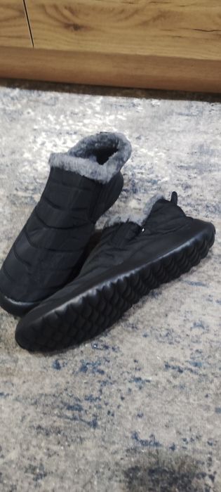 Зимняя теплая удобная обувь