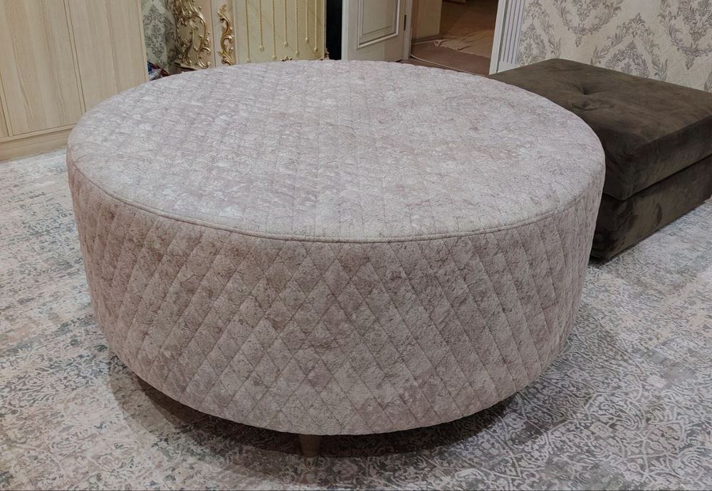 Стол,банкетка или пуф