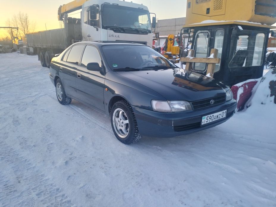 продам срочно Тойота Карина е