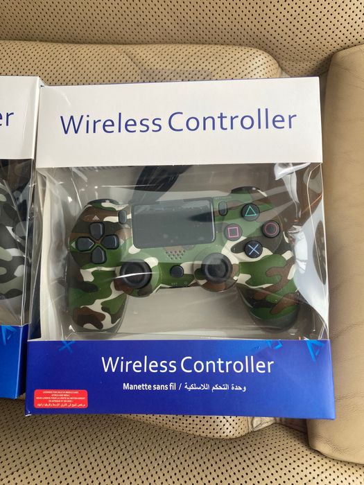 Джойстици ПС4 чисто нови два цвята