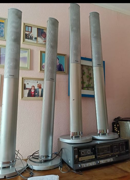 Колонки в количестве 4 штуки, без усилителя