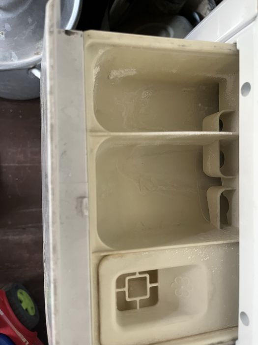 Продам стиральную машину Indesit