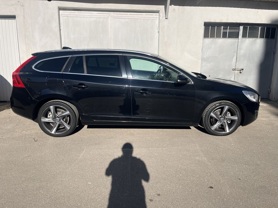 Volvo v60 R design  2.0tdi 5 cilindri Made in sweden