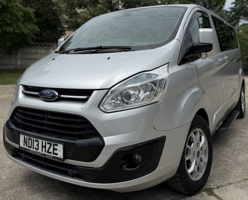 Ford Tourneo Custom 300 - 2013 - 2.2 Diesel - Euro 5 - Manual 6+1 Trepte - 155 Cai Putere - 9 Locuro - Piele - Clima - Cui remorcare - Perdelute -