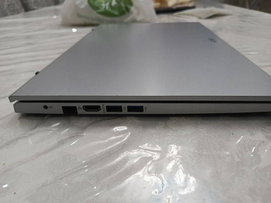 Acer i3 12-gen U