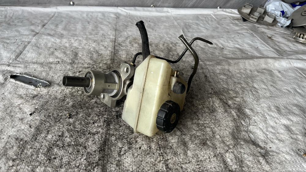 Mercedes C W202 спирачна помпа