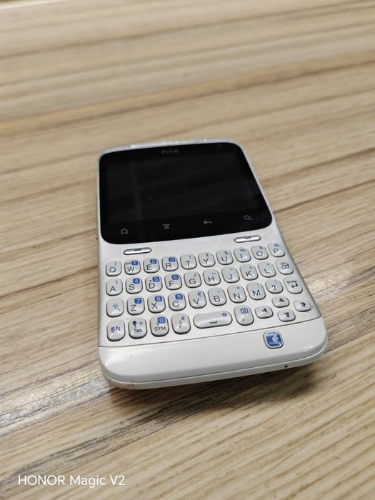 Телефон HTC Cha Cha