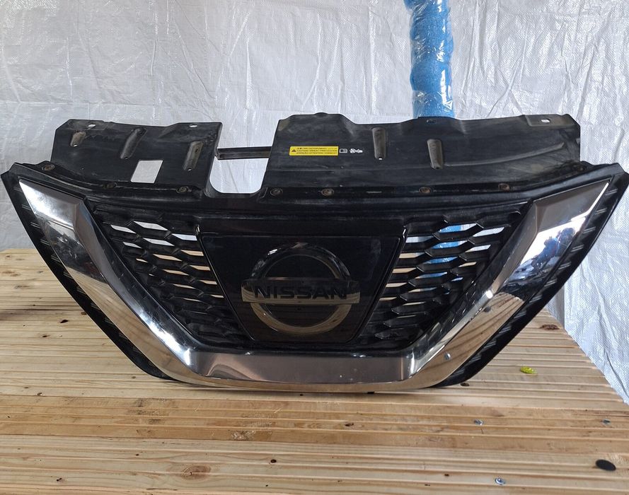 Grila bara fata Nissan Qashqai 2017-2019 J11 Facelift 2018