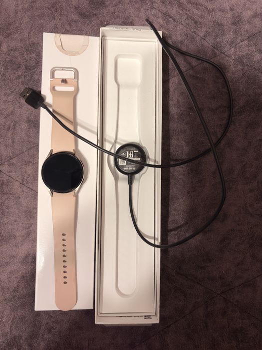 Часы Samsung Galaxy Watch4