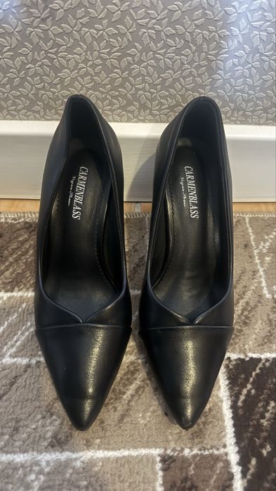 Продам обувь туфли, угги