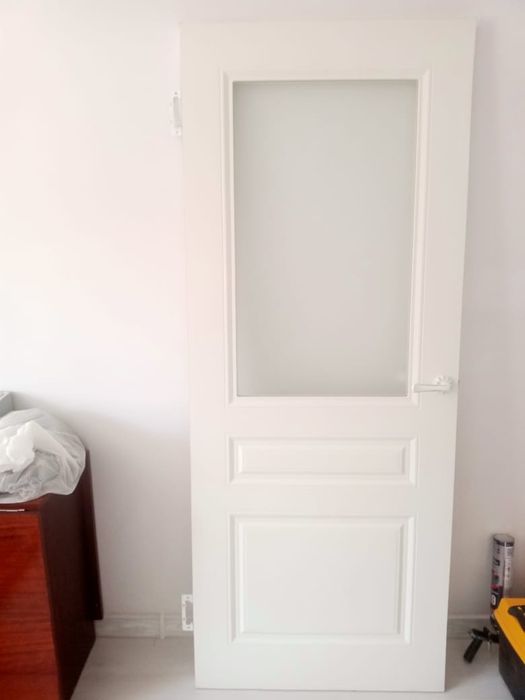 Продаются межкомнатные б/у двери