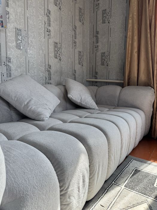 Диван бескаркасный