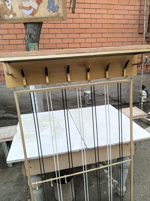 Вешалка в прихожую