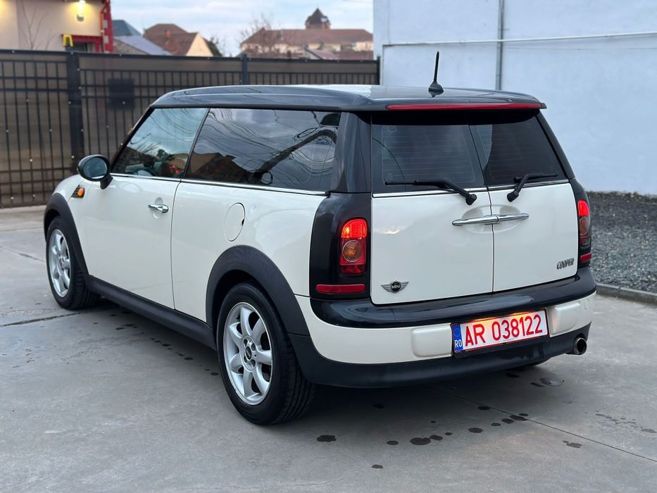 Mini Cooper Clubman 1.6 Benzina 120Cp - 6 Trepte - Semi Piele - 2009