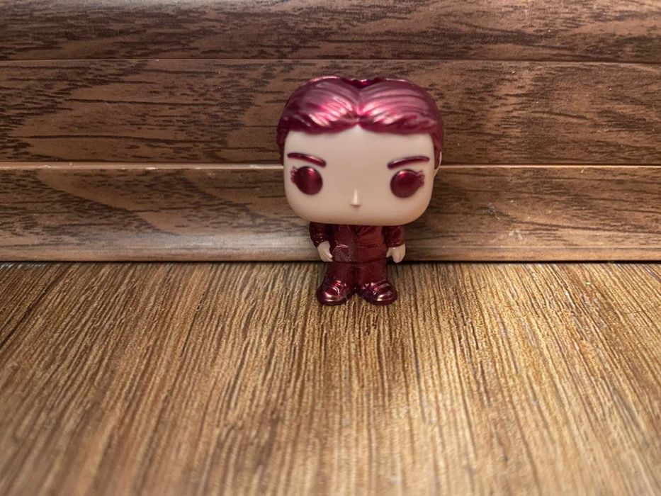 Киндер фигурки очень странные дела