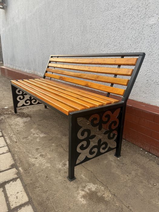 Скамейка со пинкой