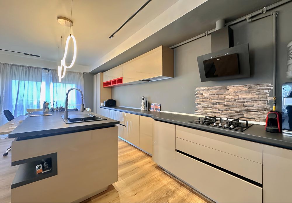 Inchiriez apartament  4  smart home  Cosmopolis + loc de parcare