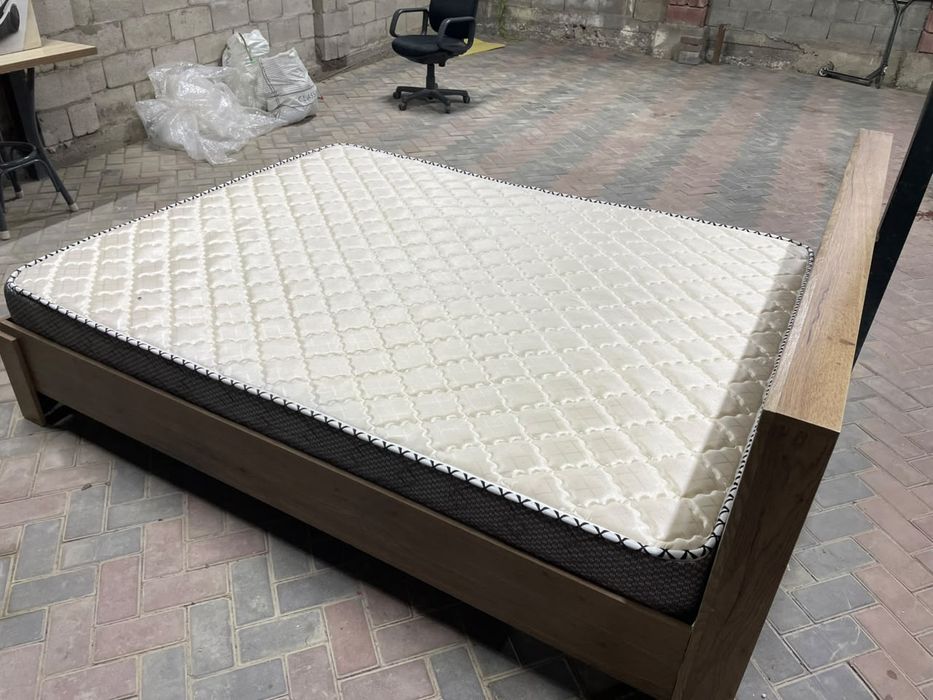Кровать двуспальная 175х210