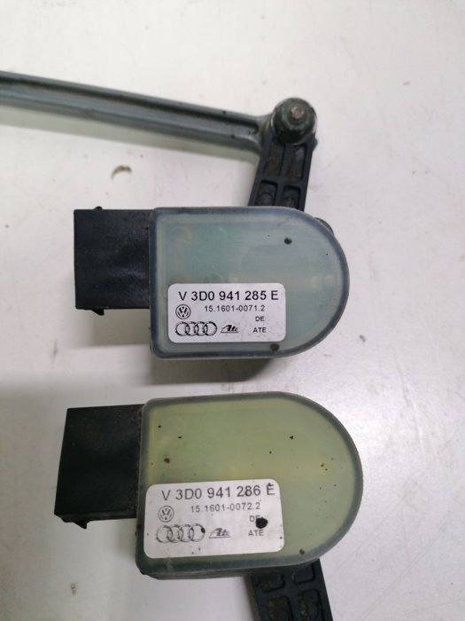 Senzor senzori nivel xenon auto level xenon Phaeton V 3D0 941 285 R