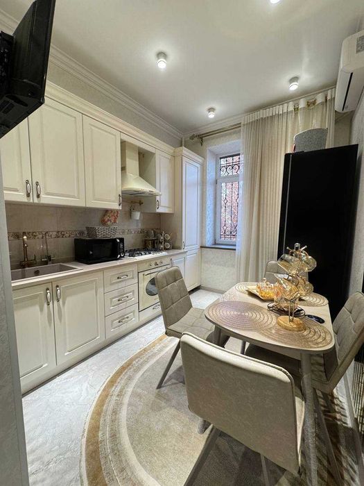 Квартира с мебелью в ЖК Кушбеги, Golden House — срочно