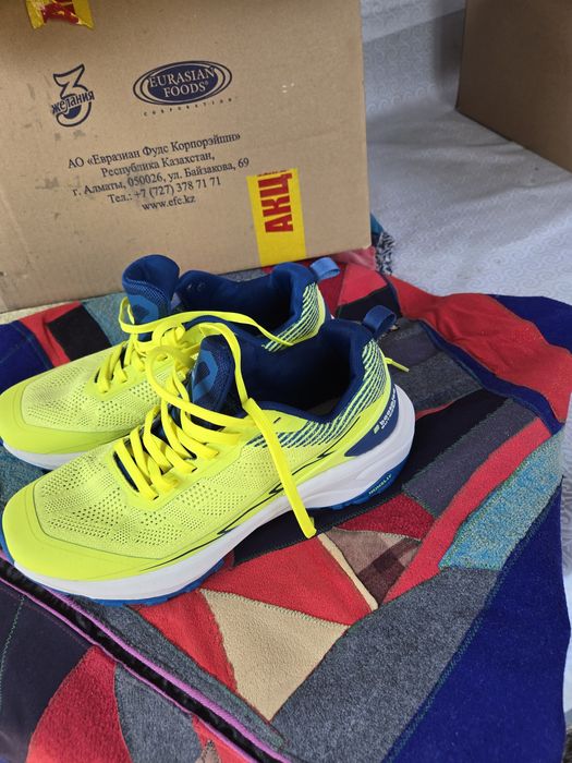 Продам летние кросовки