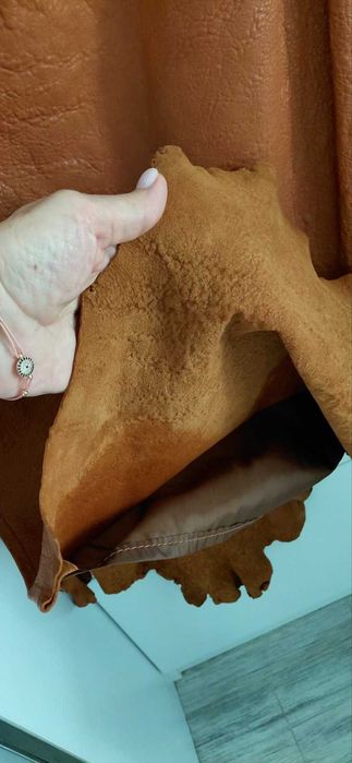 Дълга кожена пола