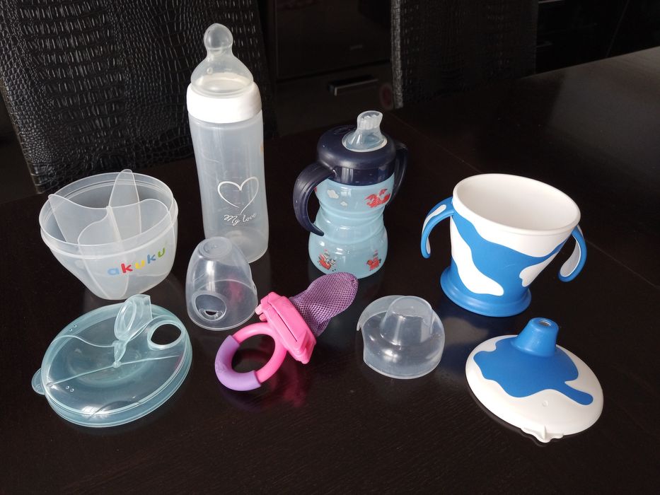 Сет от шише, чаши, контейнер за мляко и биберон за свежи плодове