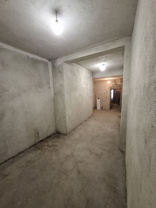 Склад под наем с достъп на бус  кв.Хладилника