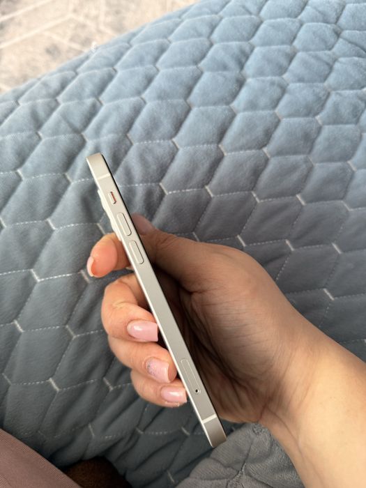 Продам айфон 12 на 64 гб